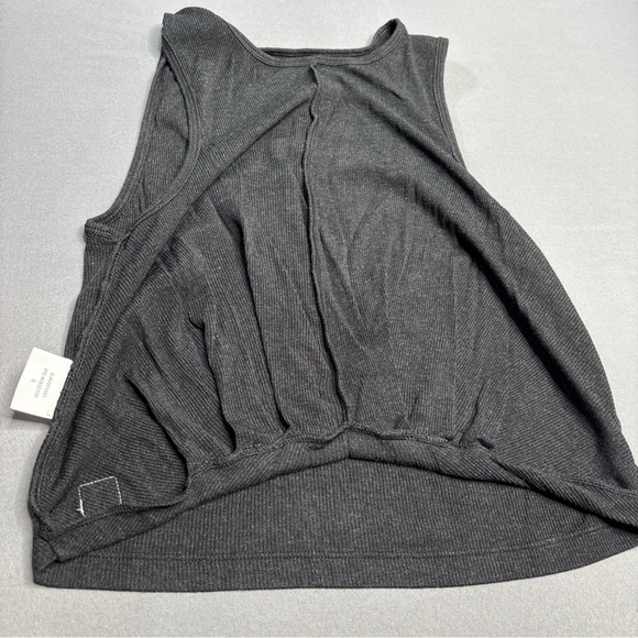 Vuori Tank Top Womens Small Cove High Neck Heather Black Performance Stretch Gym - Picture 8 of 8